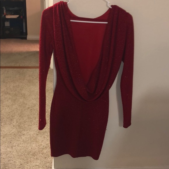 Red long sleeve backless dress - Picture 2 of 3